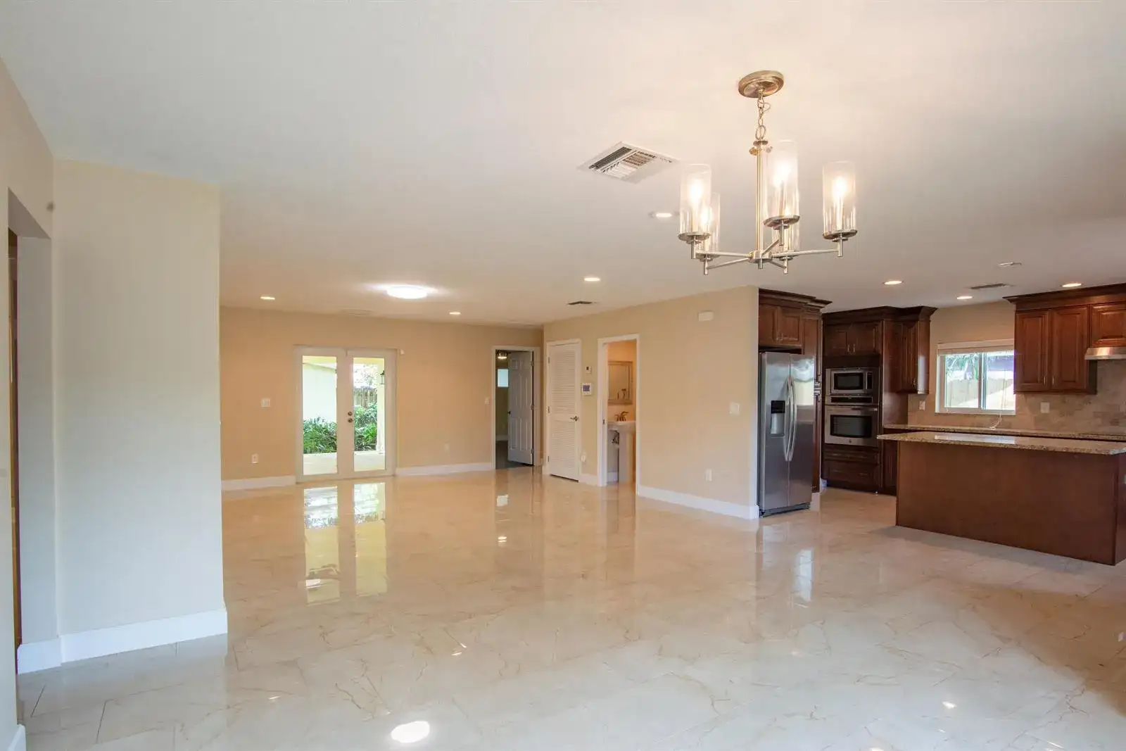 364 ORANGE Way, West Palm Beach FL 33405 photo 5