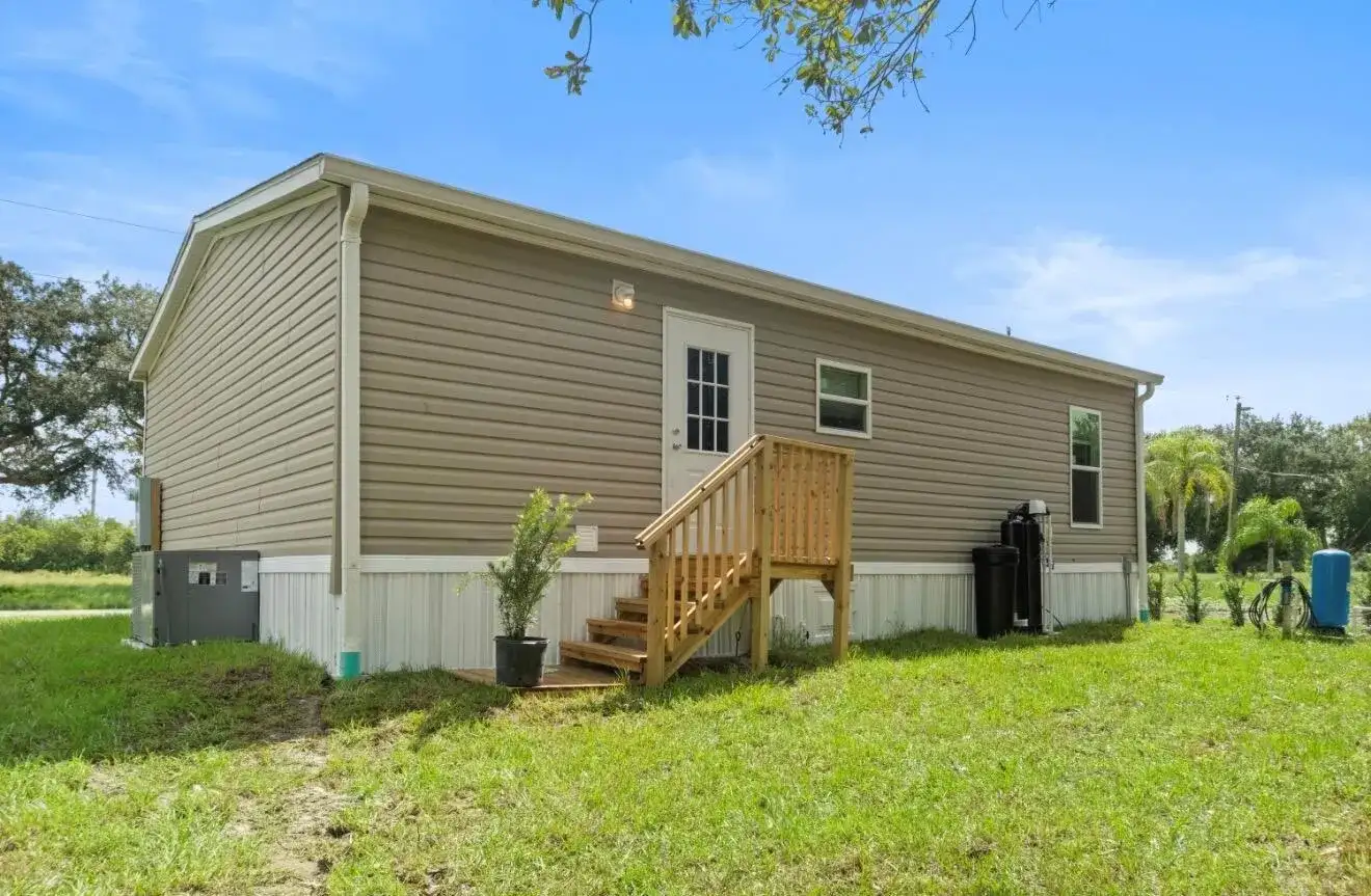9542 SE 57th Drive, Okeechobee FL 34974 photo 3
