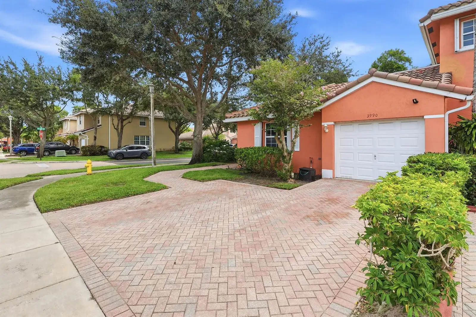 3990 NW 91ST Terrace, Sunrise FL 33351 photo 2