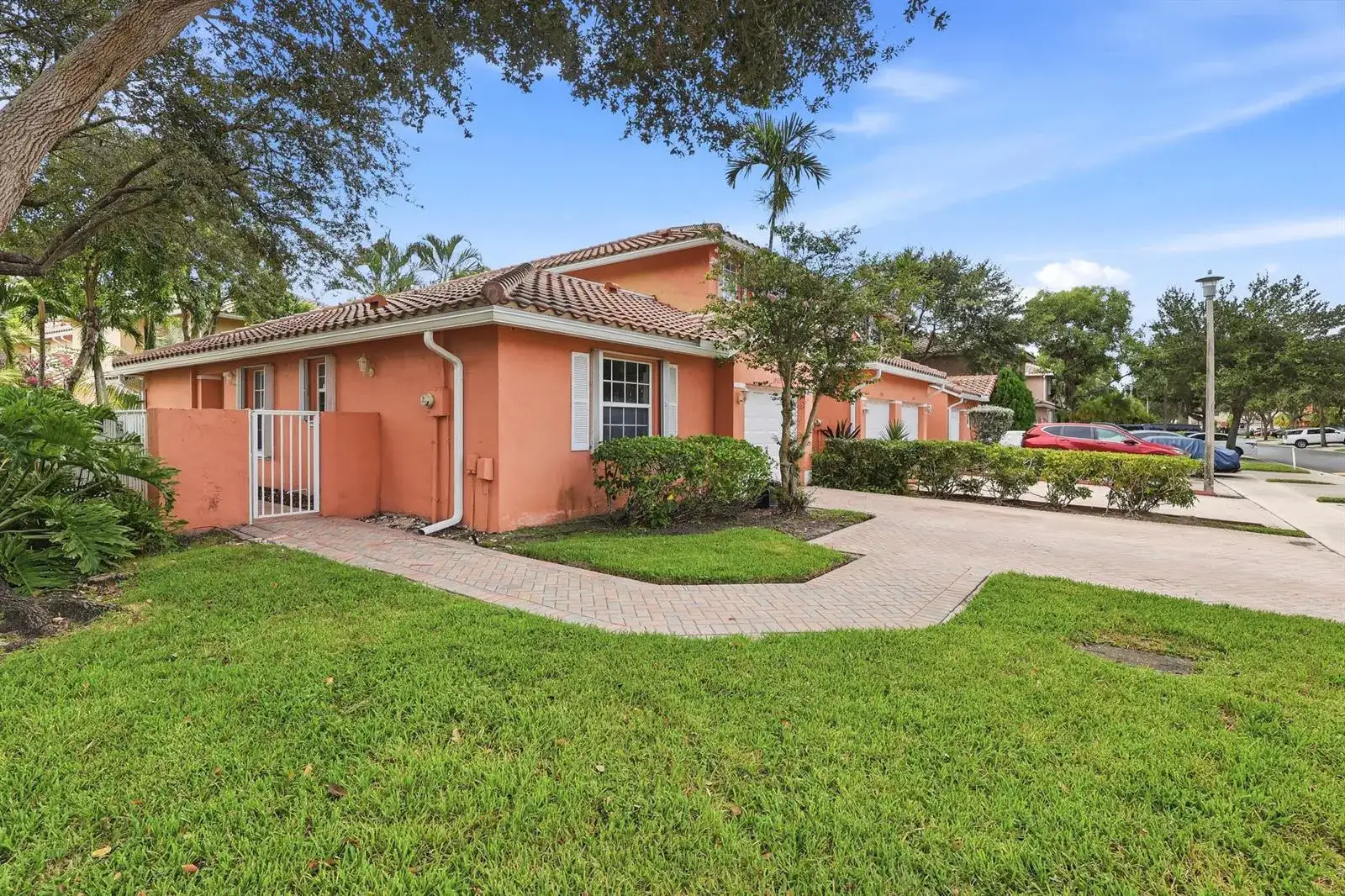 3990 NW 91ST Terrace, Sunrise FL 33351 photo 3