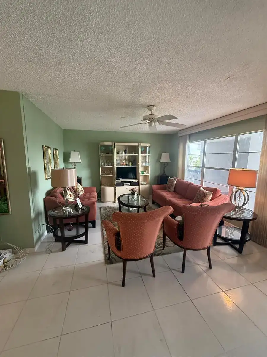 407 GREENBRIER A, West Palm Beach FL 33417 photo 4