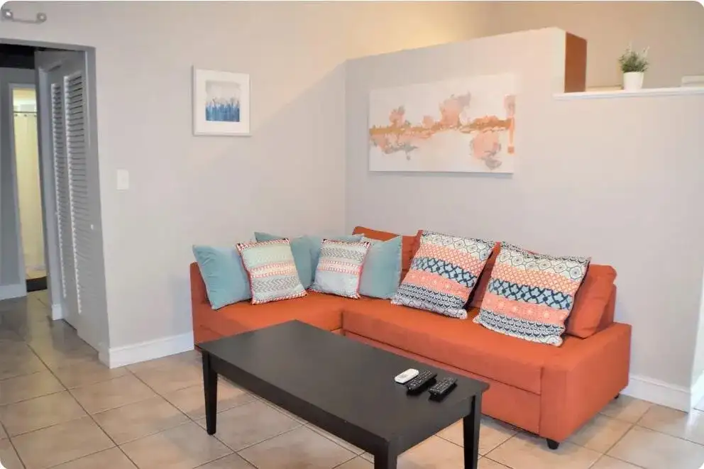 4411 E TRADEWINDS Avenue # B, Lauderdale By The Sea FL 33308 photo 2