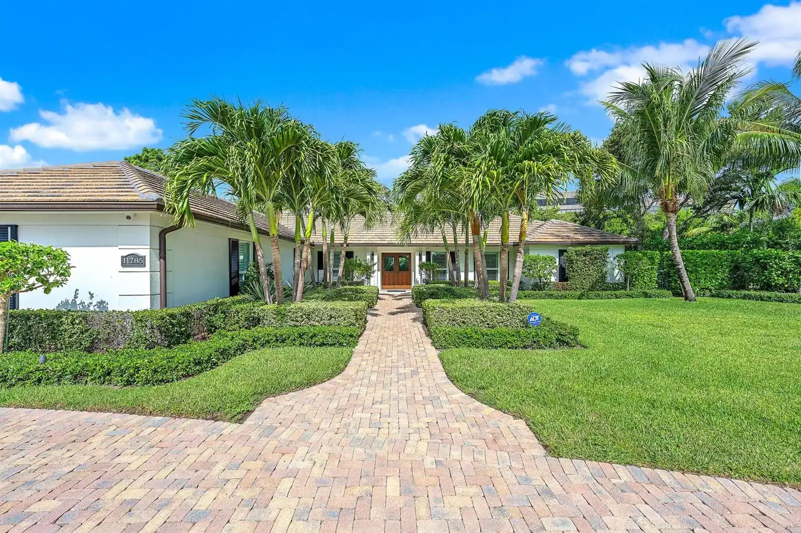 11785 Lake Shore Place, North Palm Beach FL 33408