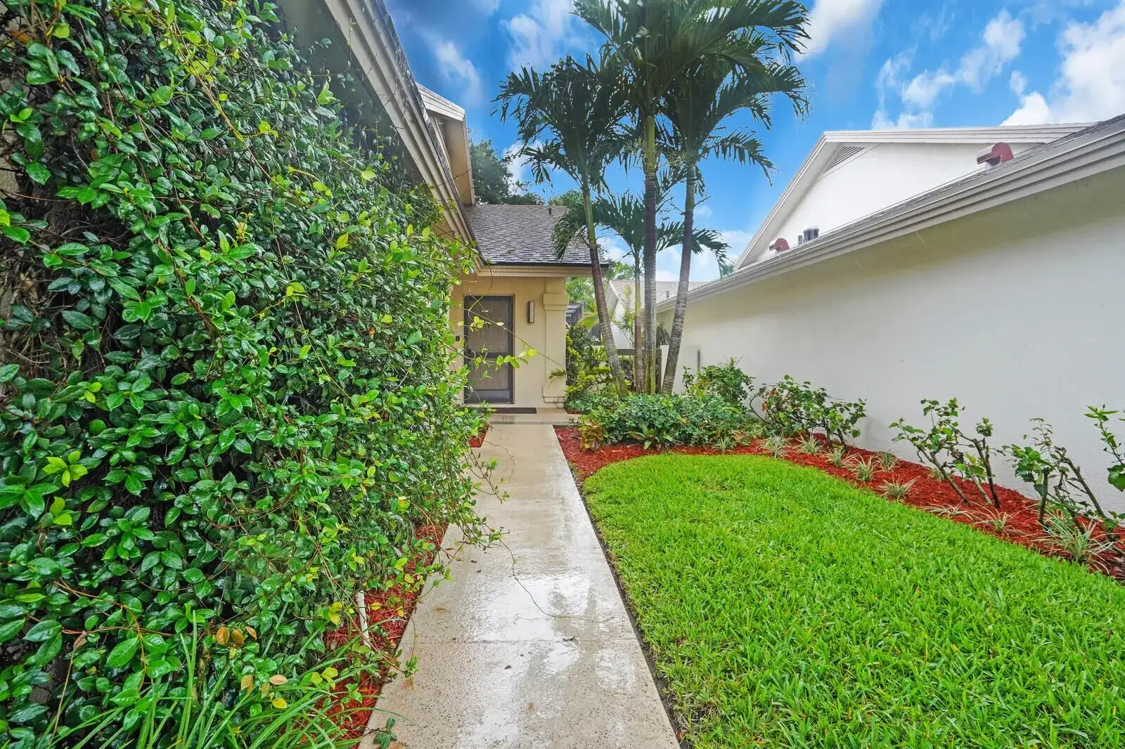 112 INNER HARBOUR Way, Jupiter FL 33477 photo 3
