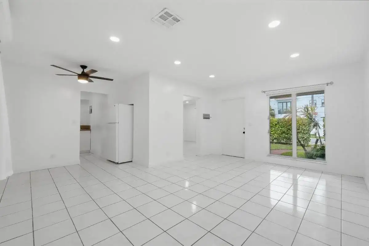 1201 N VICTORIA PARK Road # 1203, Fort Lauderdale FL 33304 photo 4
