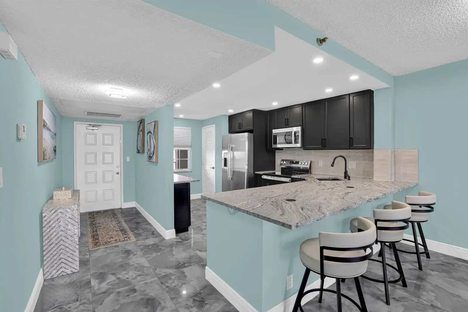 4015 W PALM AIRE Drive # 704, Pompano Beach FL 33069 photo 2
