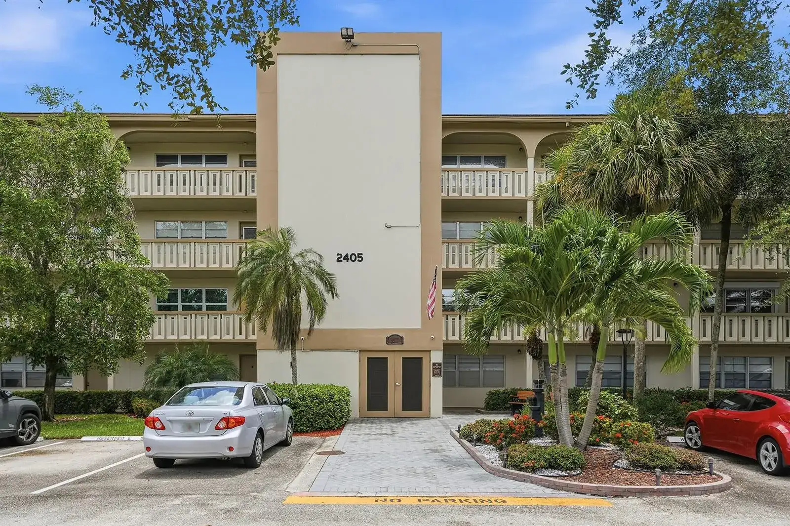 2405 Antigua Circle # L1, Coconut Creek FL 33066 photo 2