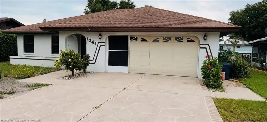 1241 SHAMROCK Drive, Sebring FL 33875