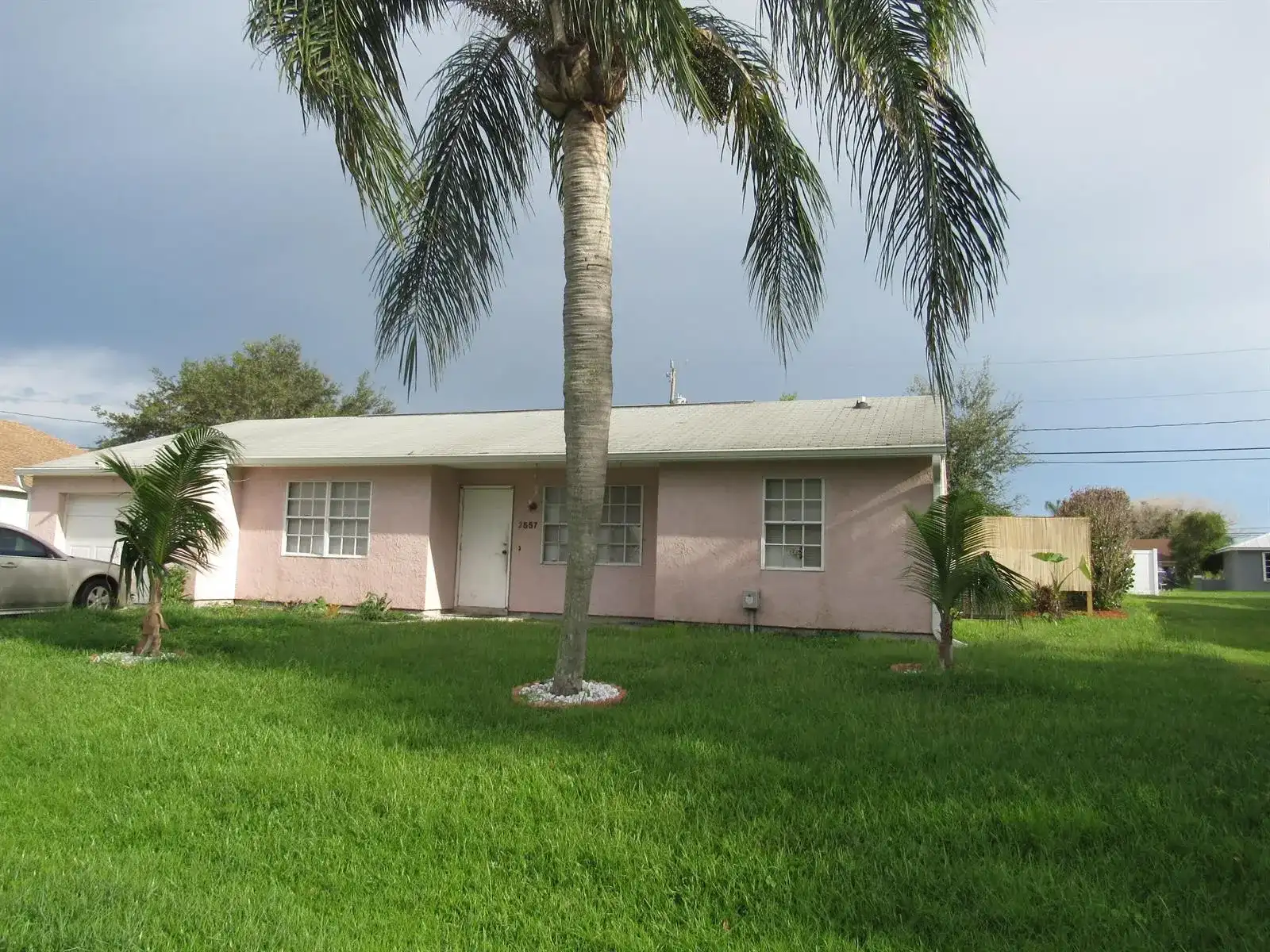 2557 SE ROBIN Circle, Port St. Lucie FL 34952