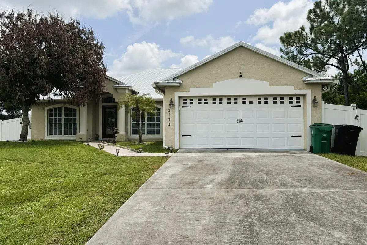 2133 SW LARCHMONT Lane, Port St. Lucie FL 34984