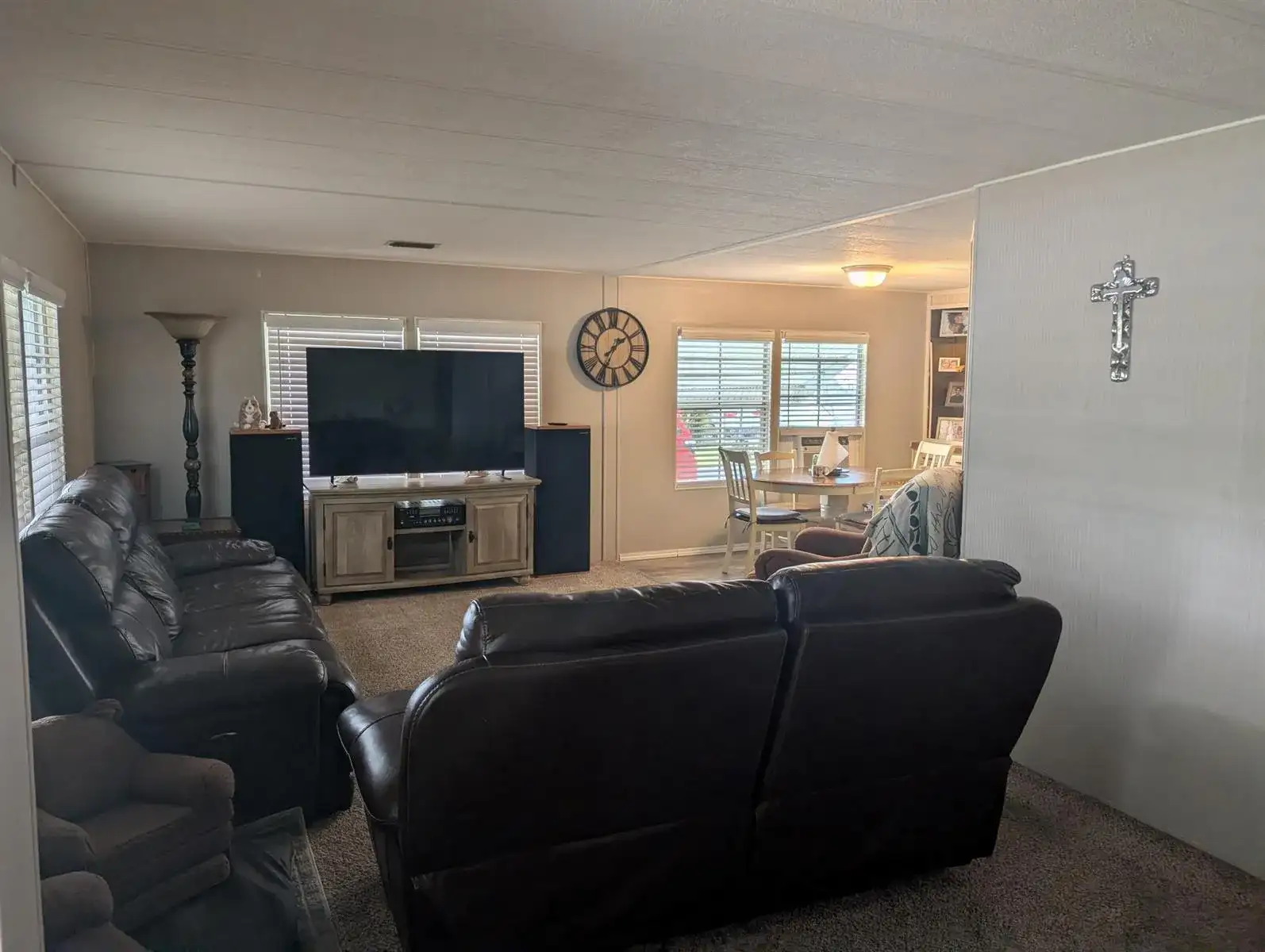 32 Manor Drive, Fort Pierce FL 34982 photo 5