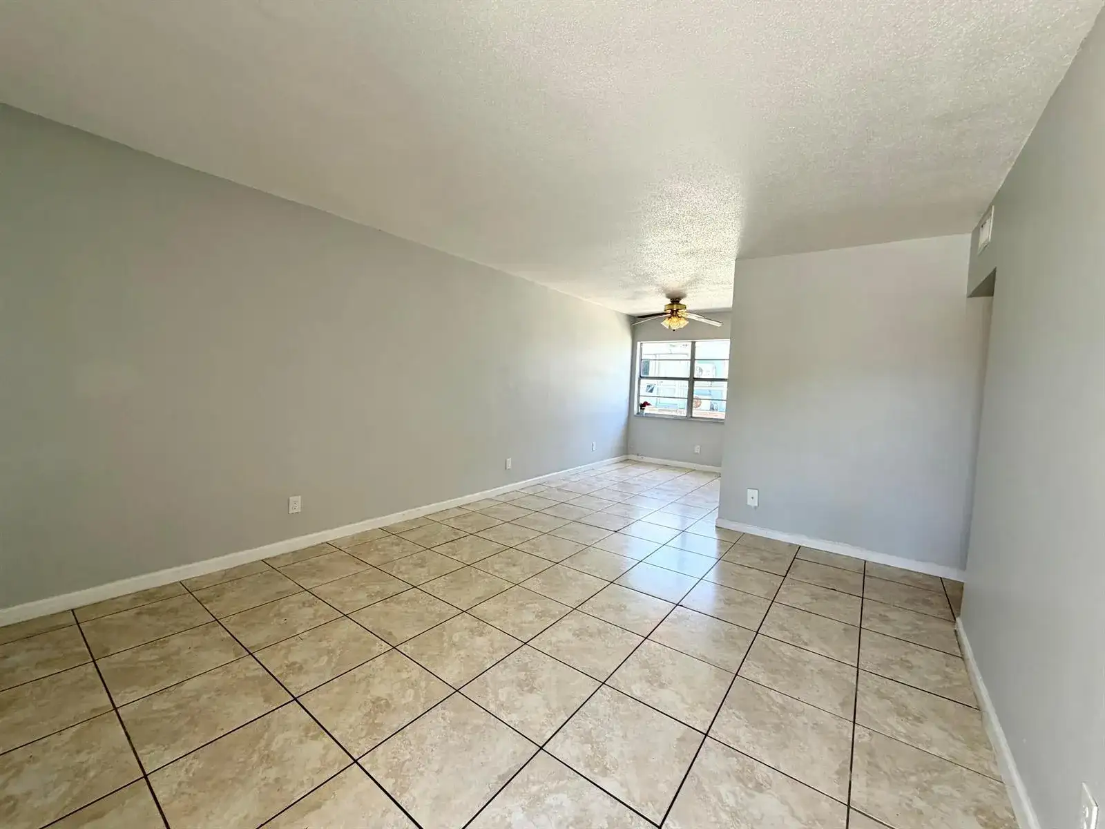 915 NE 8th Street # 104, Hallandale Beach FL 33009 photo 2