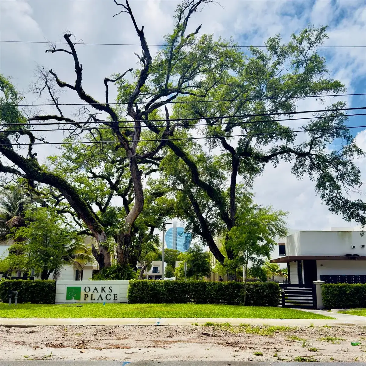 4189 N Oak Place, Fort Lauderdale FL 33314 photo 2