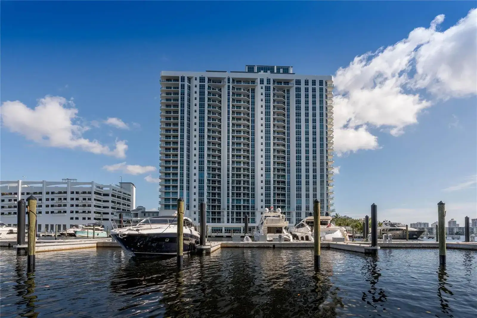 17301 Biscayne Boulevard # 506, North Miami Beach FL 33160 photo 2