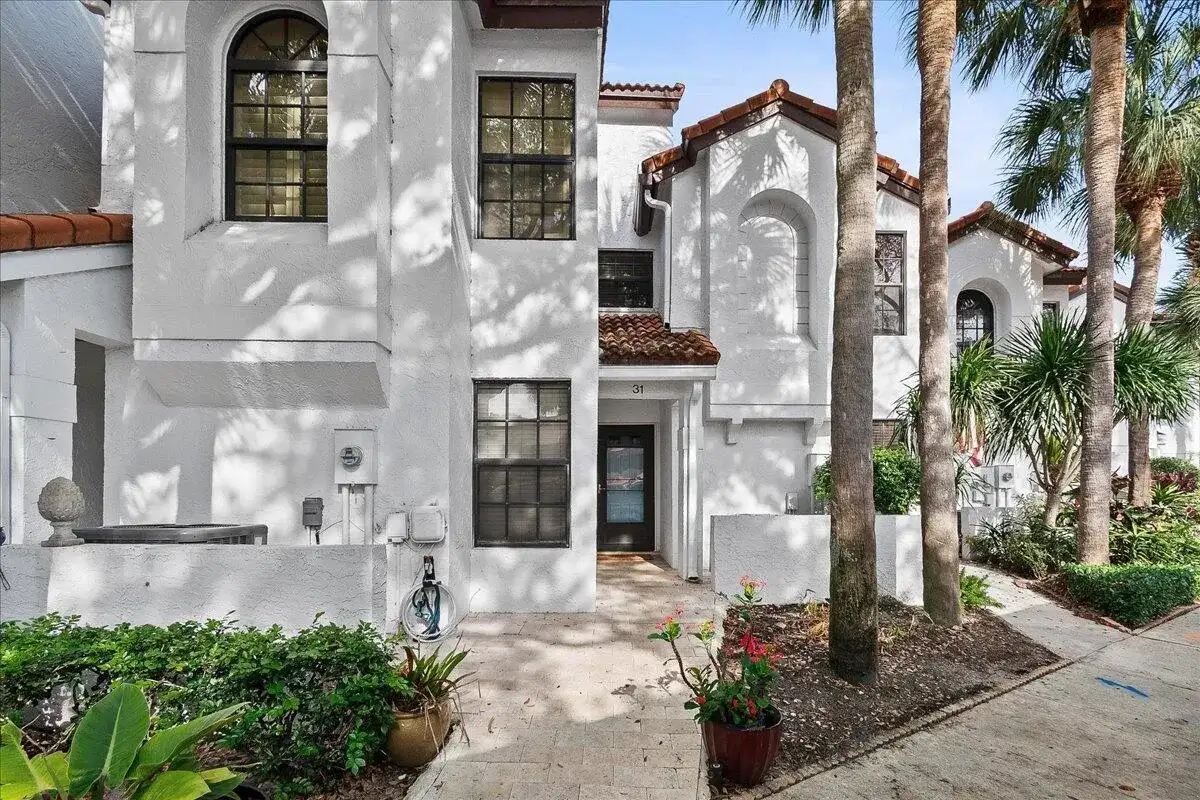 2359 TREASURE ISLE Drive # 31, Palm Beach Gardens FL 33410