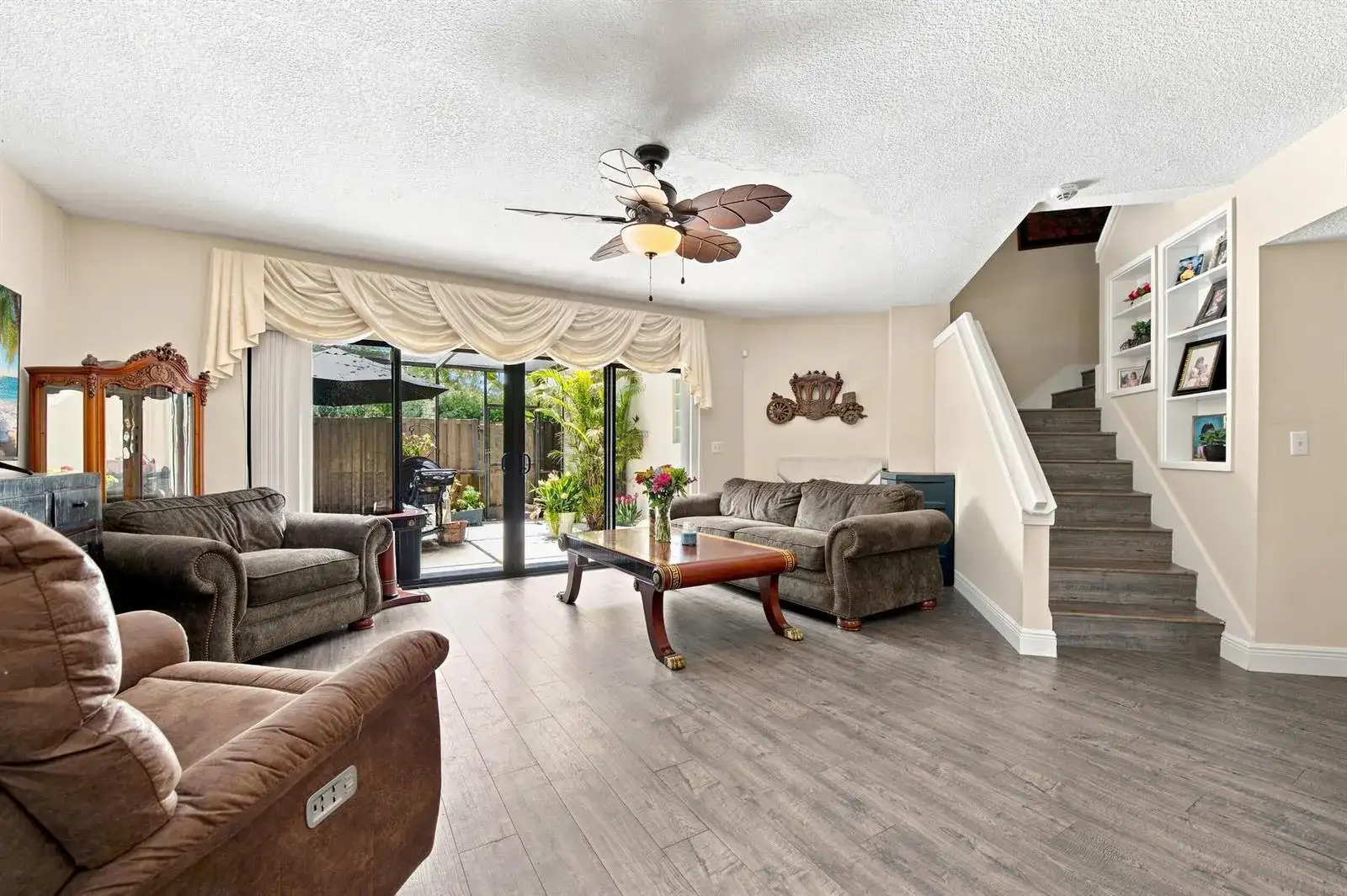 126 WEYBRIDGE Circle # B, Royal Palm Beach FL 33411 photo 2