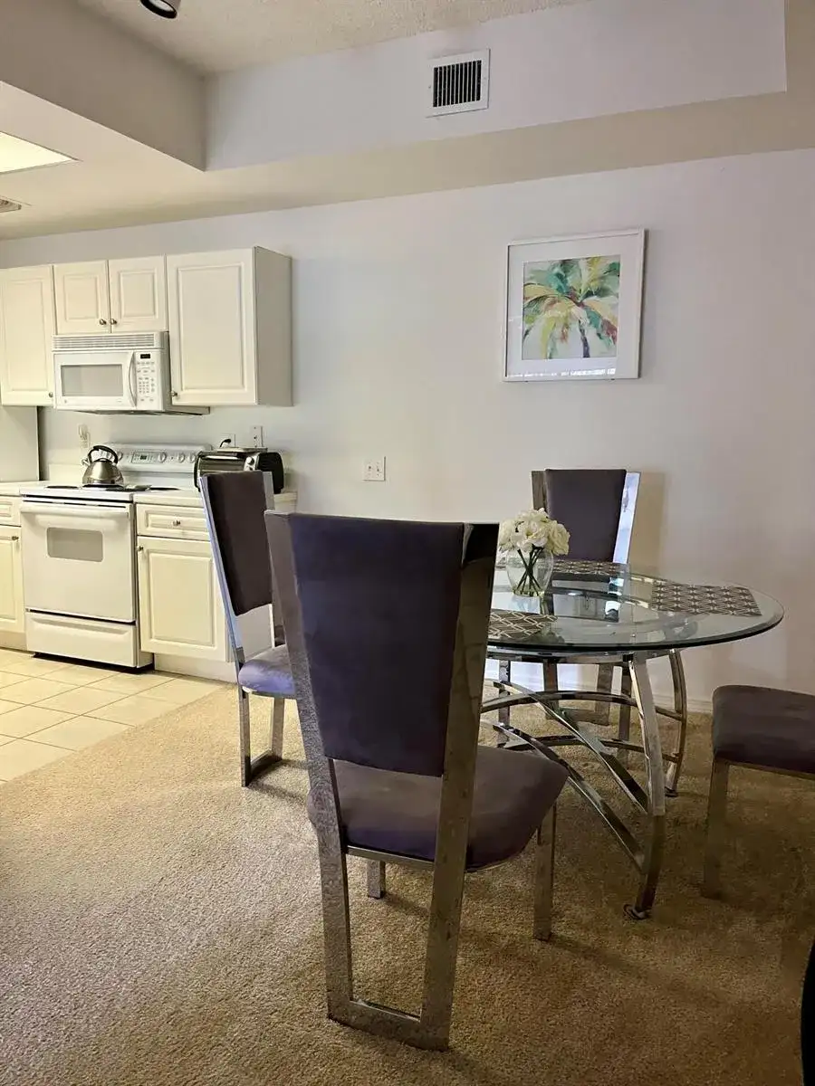 2806 VERONIA Drive # 113, Palm Beach Gardens FL 33410 photo 4