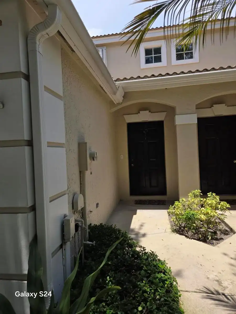 4675 PALMBROOKE Circle, West Palm Beach FL 33417 photo 2