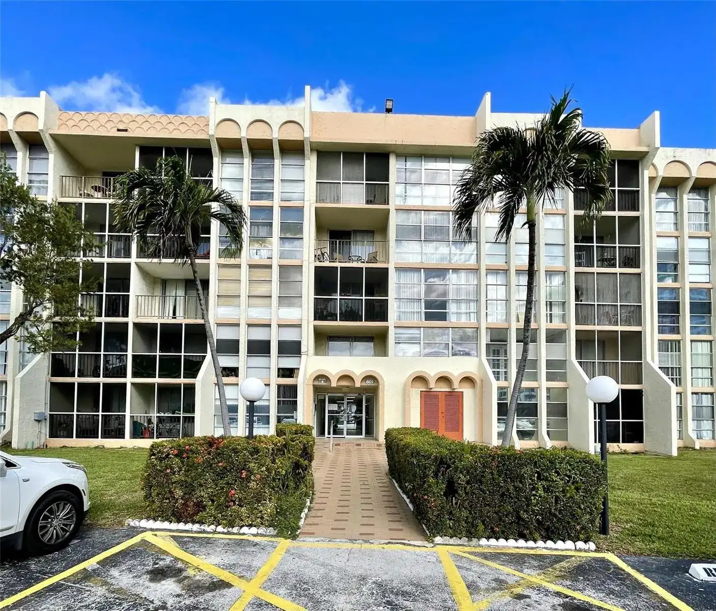 801 THREE ISLANDS Boulevard # 214, Hallandale Beach FL 33009