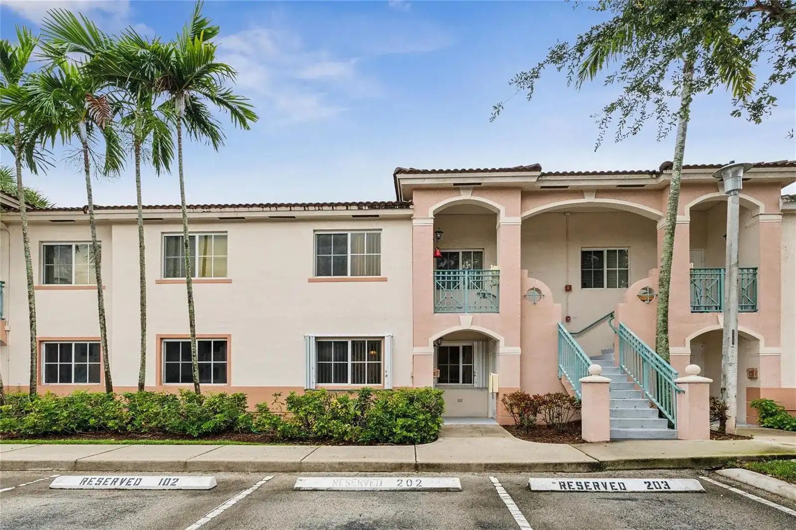 2173 NW 78th Avenue, Pembroke Pines FL 33024