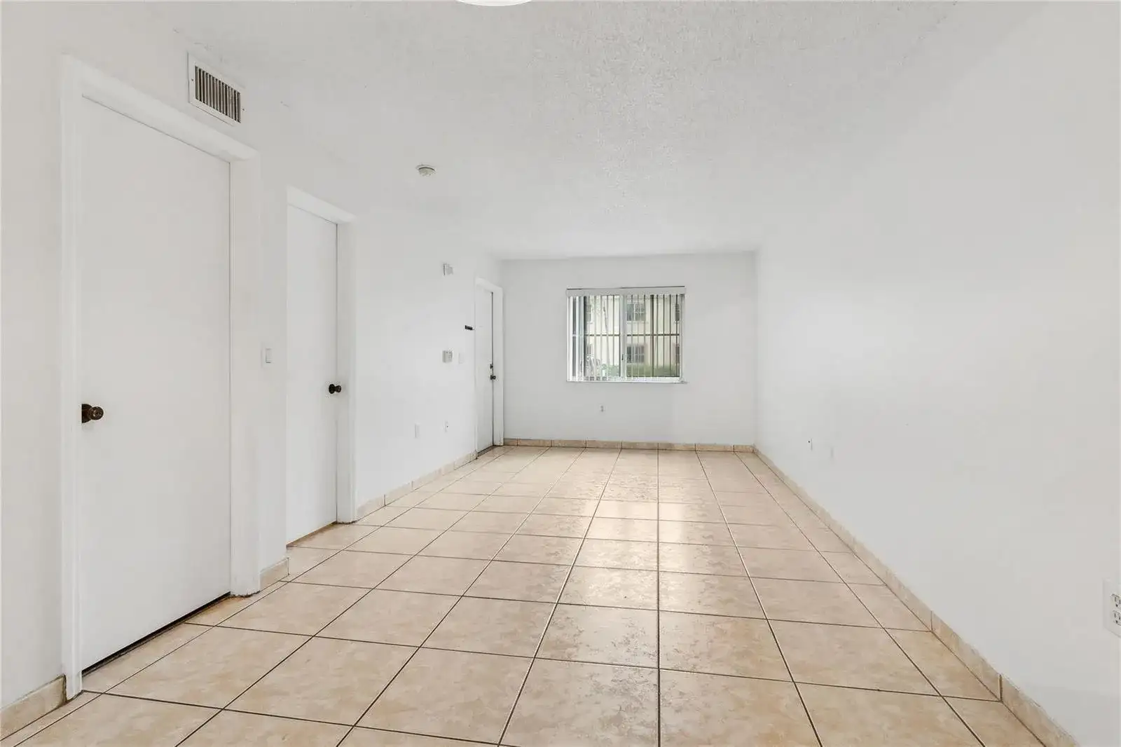 2173 NW 78th Avenue, Pembroke Pines FL 33024 photo 2