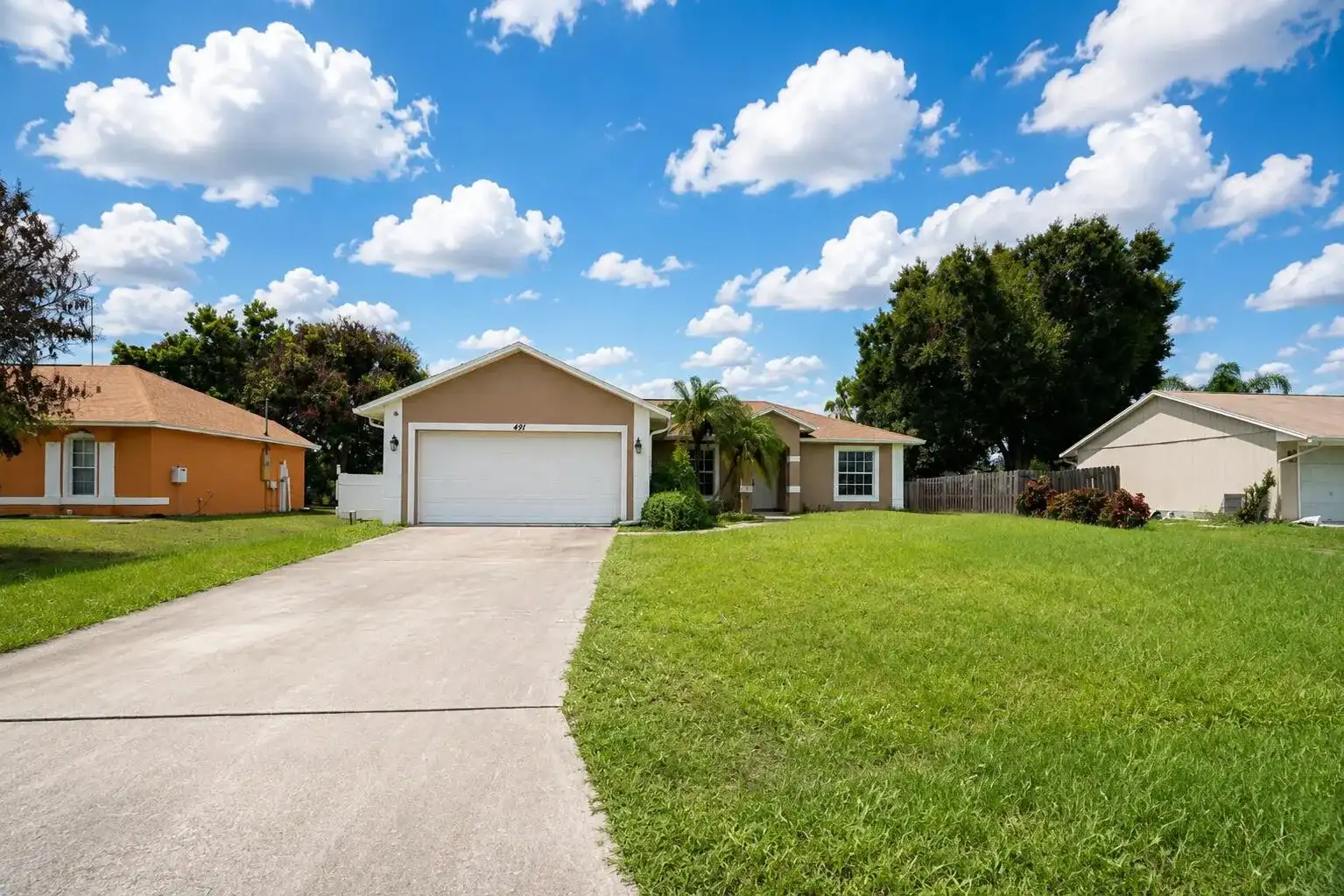 491 SE STARFLOWER Avenue, Port St. Lucie FL 34983