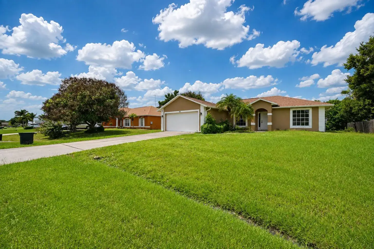 491 SE STARFLOWER Avenue, Port St. Lucie FL 34983 photo 2