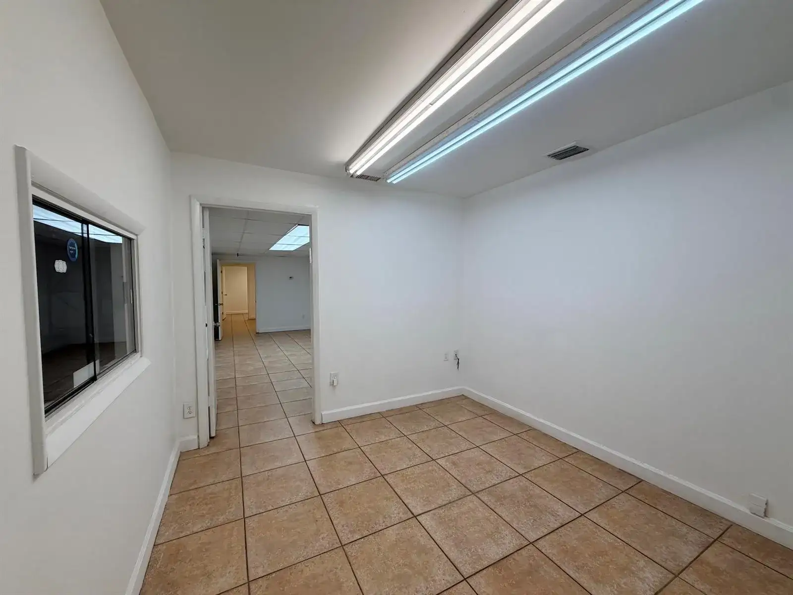 407 NW 10TH Terrace # 407, Hallandale Beach FL 33009 photo 4