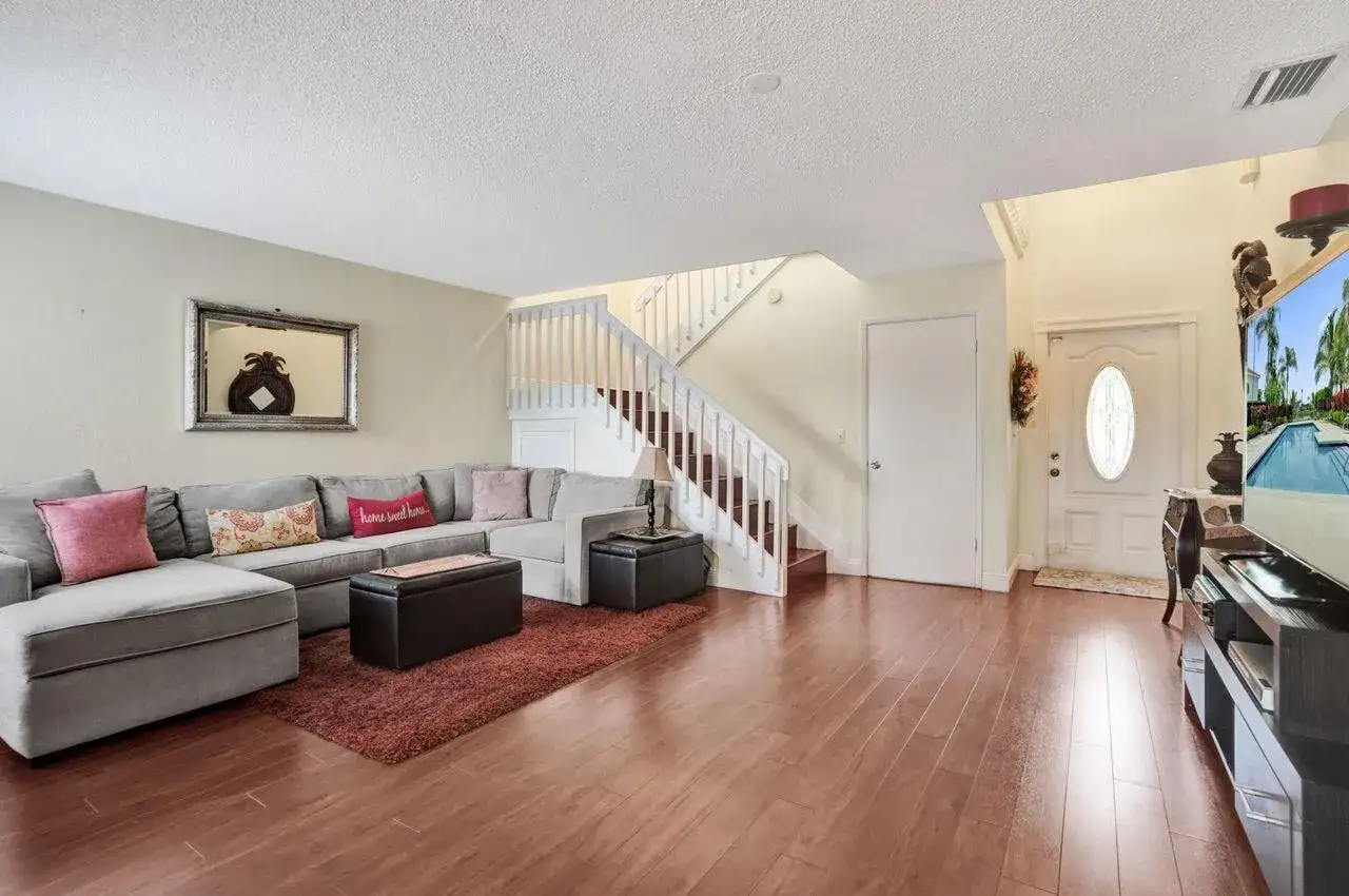 4737 Grapevine Way, Davie FL 33331 photo 3