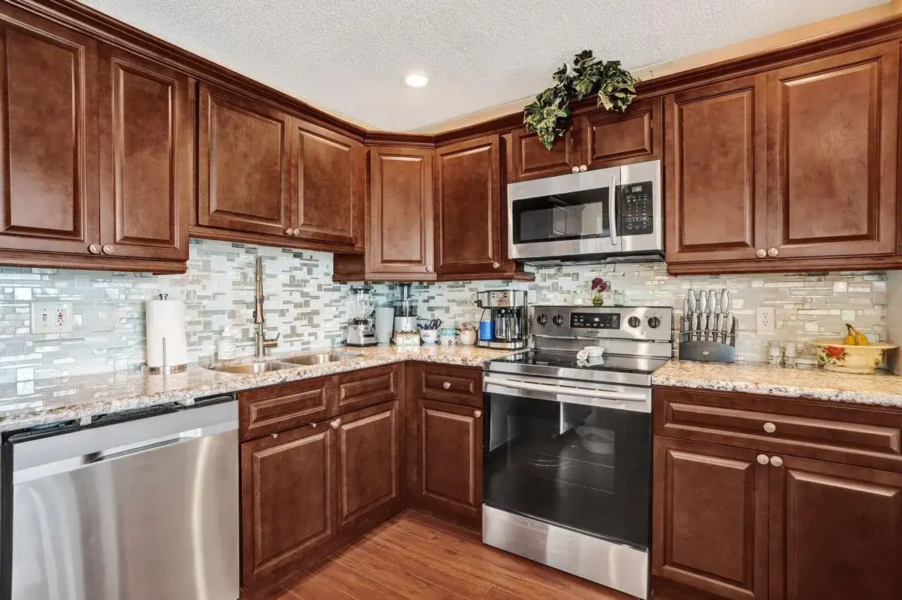 4737 Grapevine Way, Davie FL 33331 photo 4