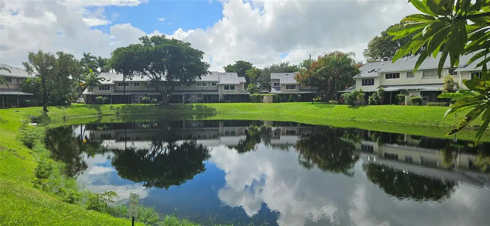 2262 Discovery Circle, Deerfield Beach FL 33442 photo 2
