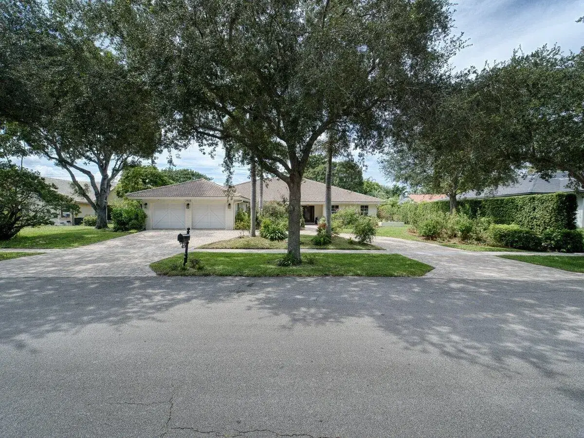 2908 Banyan Blvd Circle NW, Boca Raton FL 33431