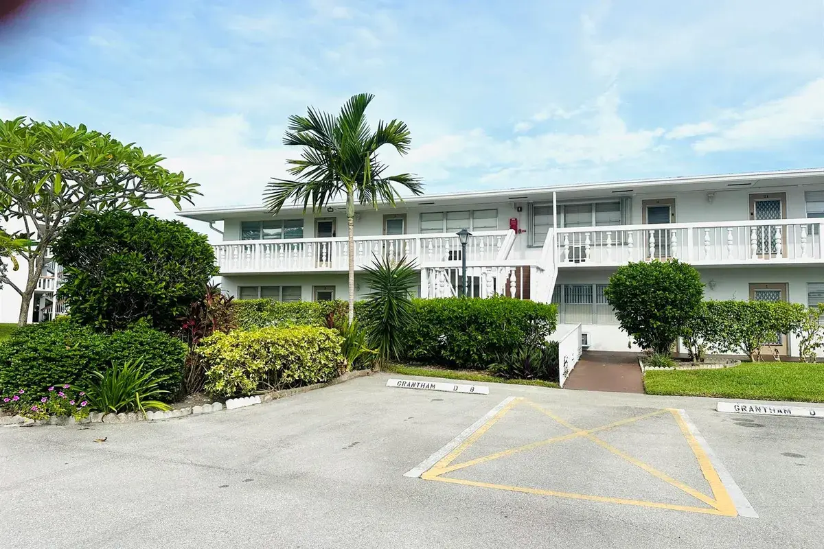 8 GRANTHAM D, Deerfield Beach FL 33442