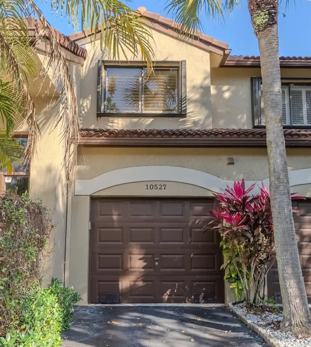 10527 NW 10TH Street # 130, Plantation FL 33322