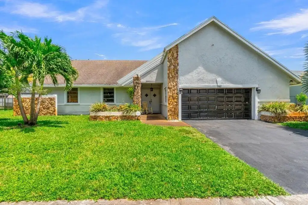 7461 NW 35th Street, Lauderhill FL 33319