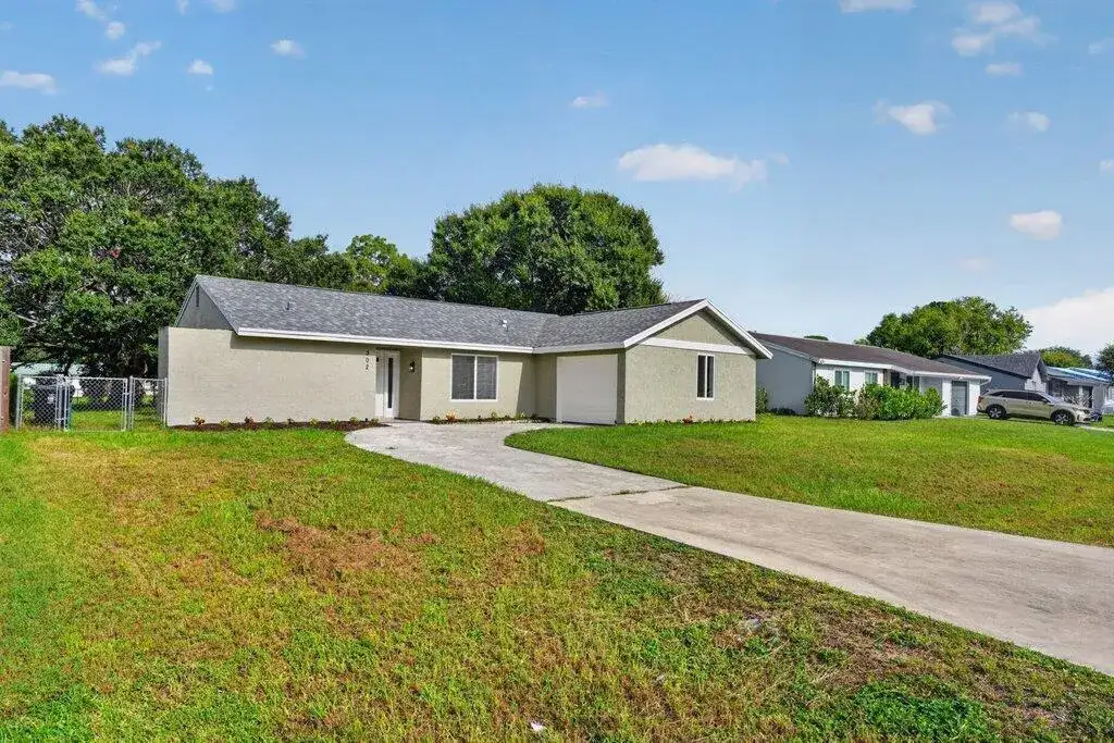 302 SW Kentwood Road, Port St. Lucie FL 34953 photo 2