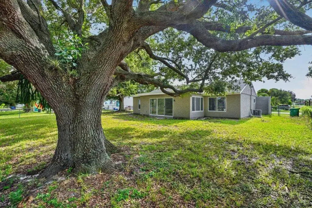 302 SW Kentwood Road, Port St. Lucie FL 34953 photo 5