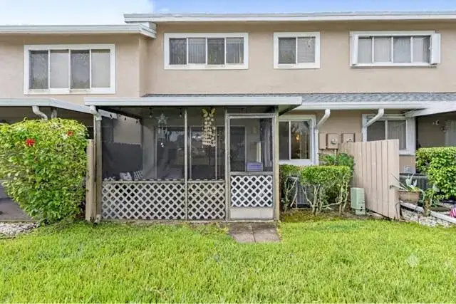 2269 DISCOVERY Circle W, Deerfield Beach FL 33442 photo 5