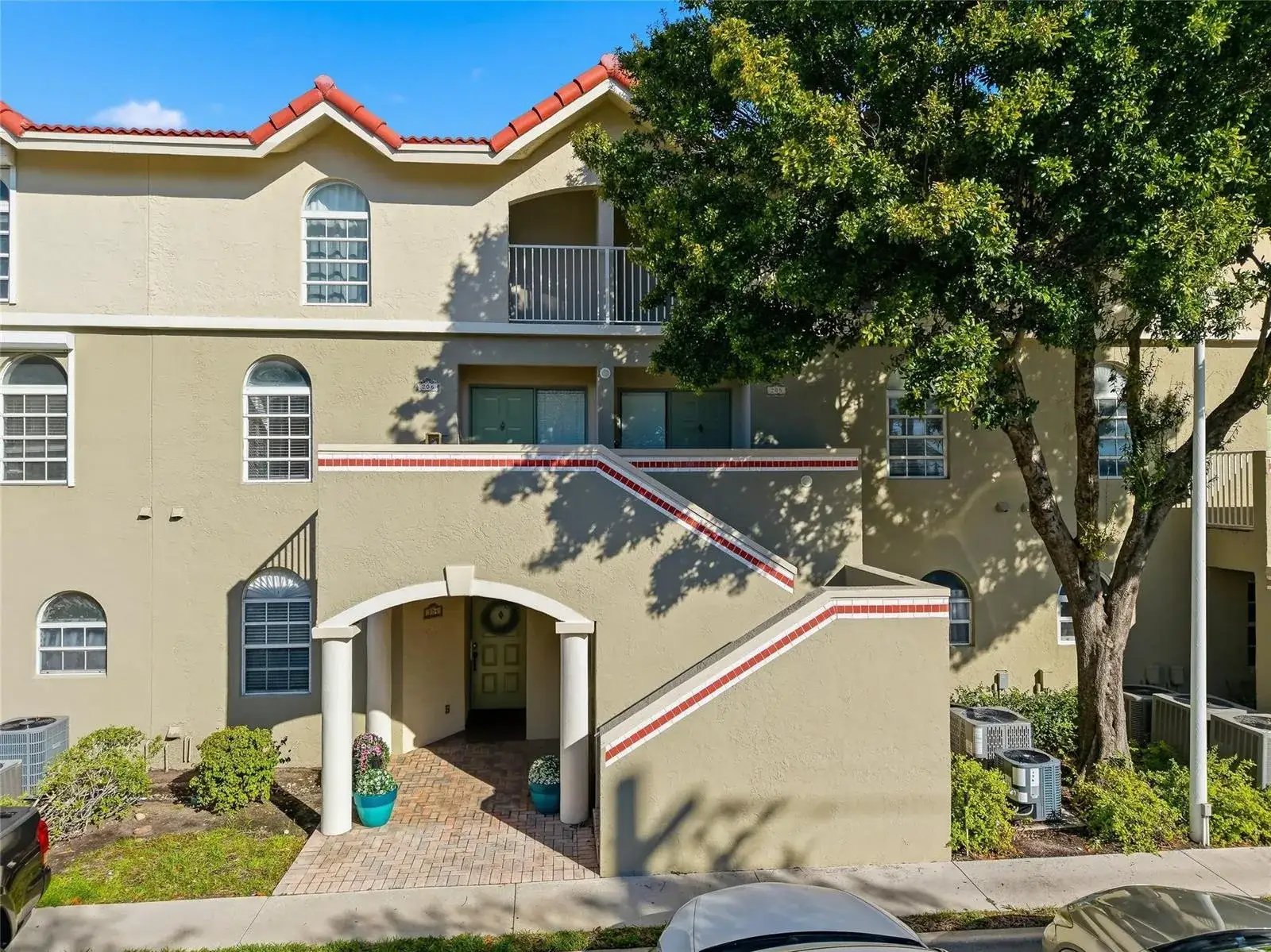 2381 NE 14th Street Causeway # 206, Pompano Beach FL 33062