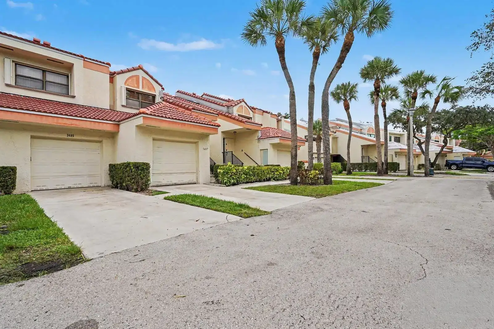 3405 Emerald Oaks Drive, Hollywood FL 33021 photo 2