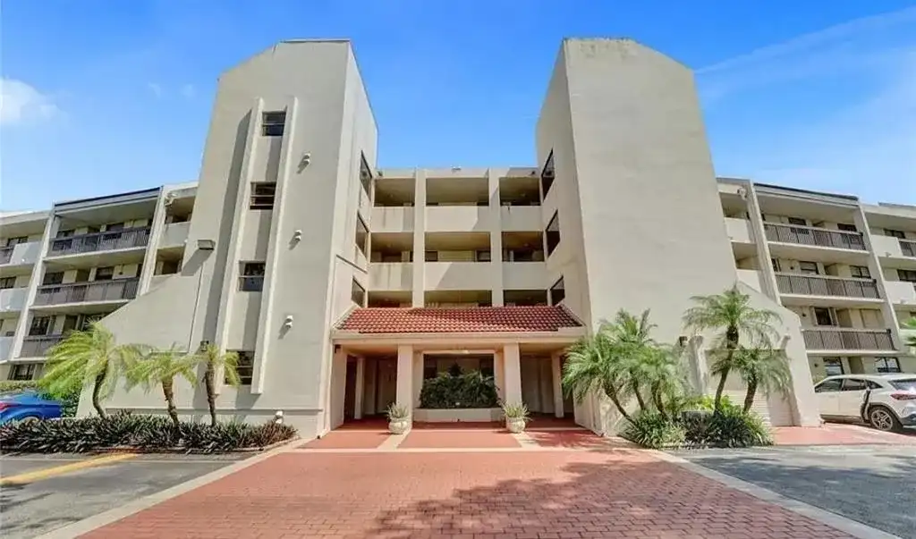 110 Lake Emerald Drive # 409, Oakland Park FL 33309