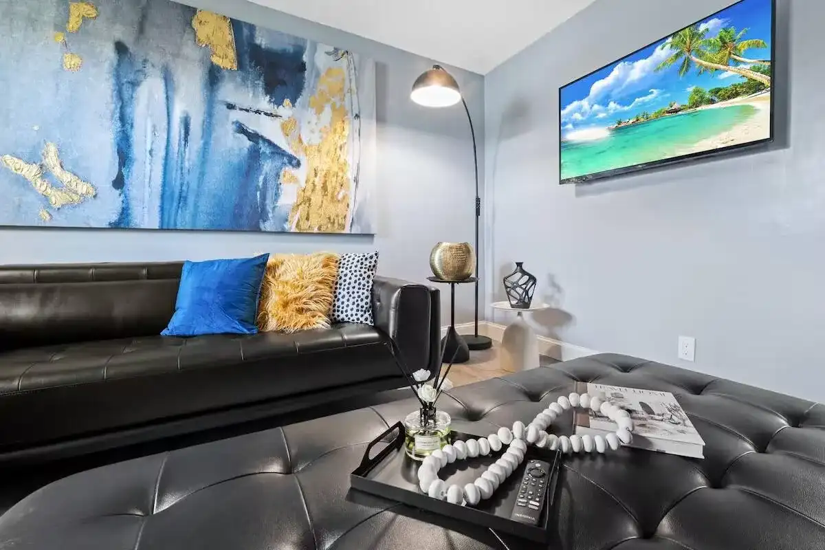 2015 NW 37th Terrace NW # 403, Lauderdale Lakes FL 33311