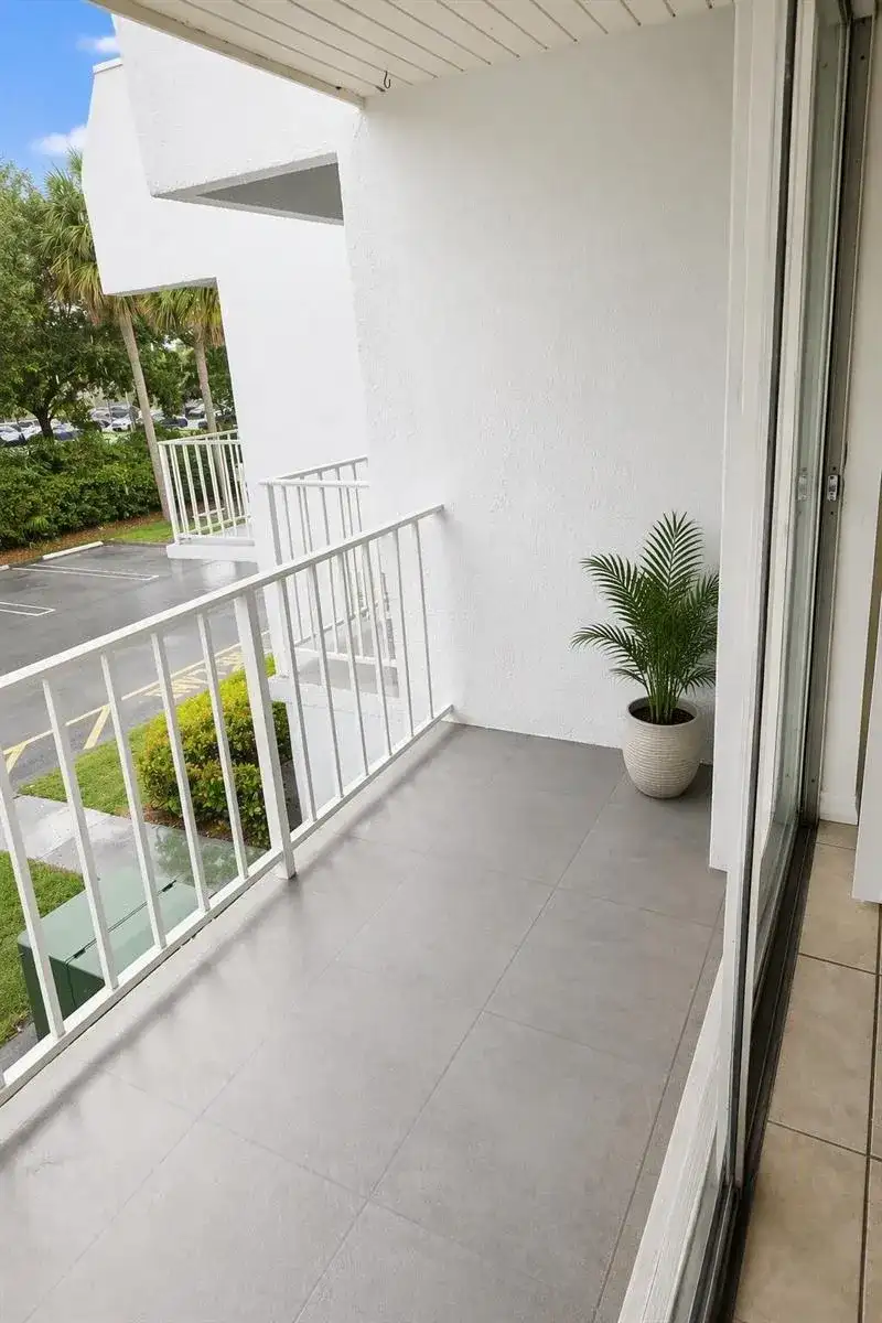 431 EXECUTIVE CENTER Drive # 204, West Palm Beach FL 33401 photo 3