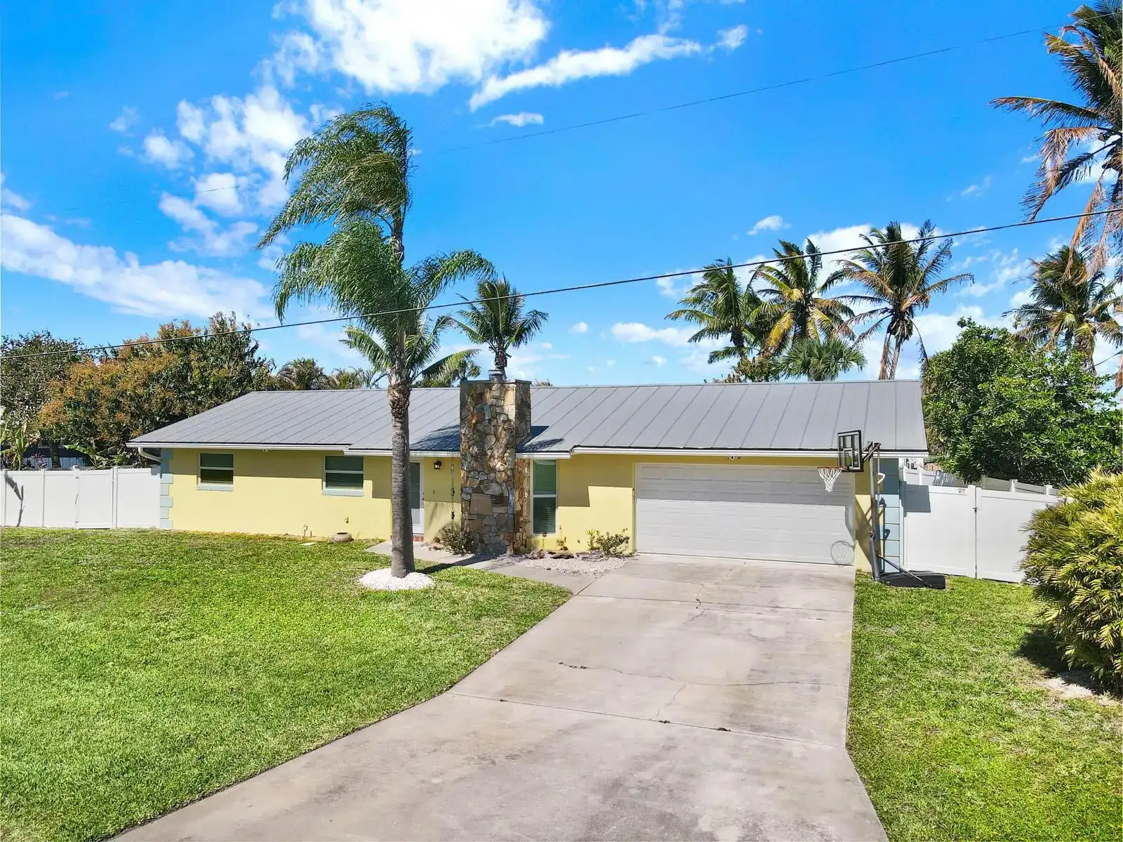 1902 MIMOSA Avenue, Fort Pierce FL 34949