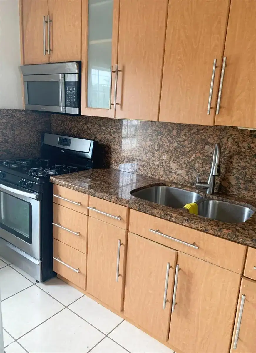 555 SW 16TH Avenue # 15, Miami FL 33135 photo 3
