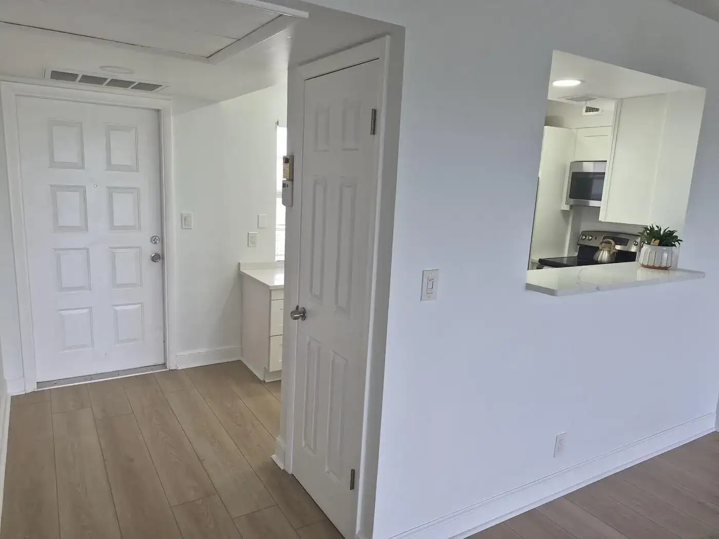 3050 N PALM AIRE Drive # 702, Pompano Beach FL 33069 photo 2