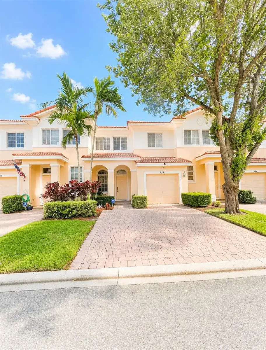 7392 BRIELLA Drive, Boynton Beach FL 33437 photo 2