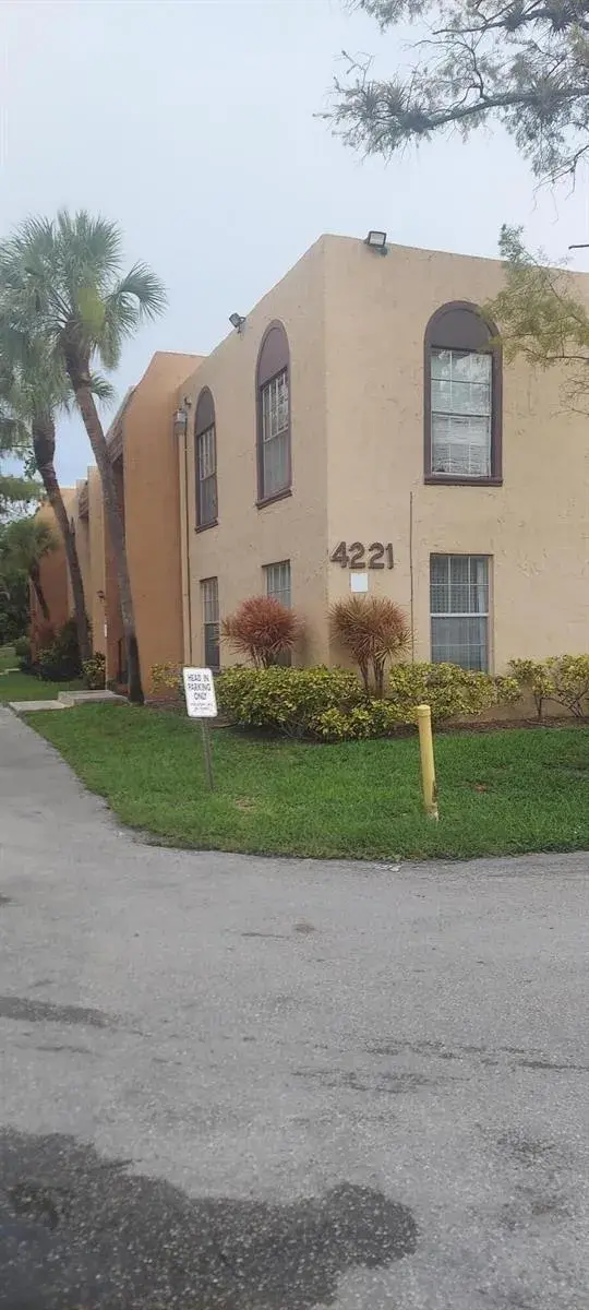 4221 NW 19TH Street NW # 296, Lauderhill FL 33313