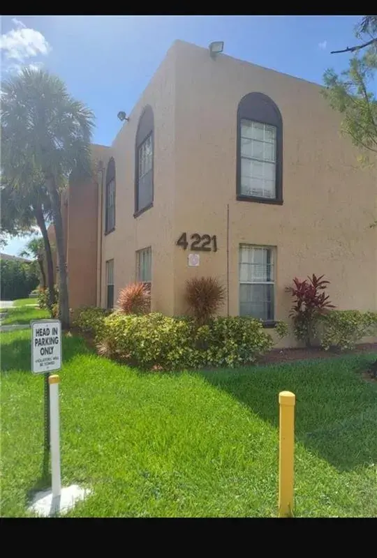 4221 NW 19TH Street NW # 296, Lauderhill FL 33313