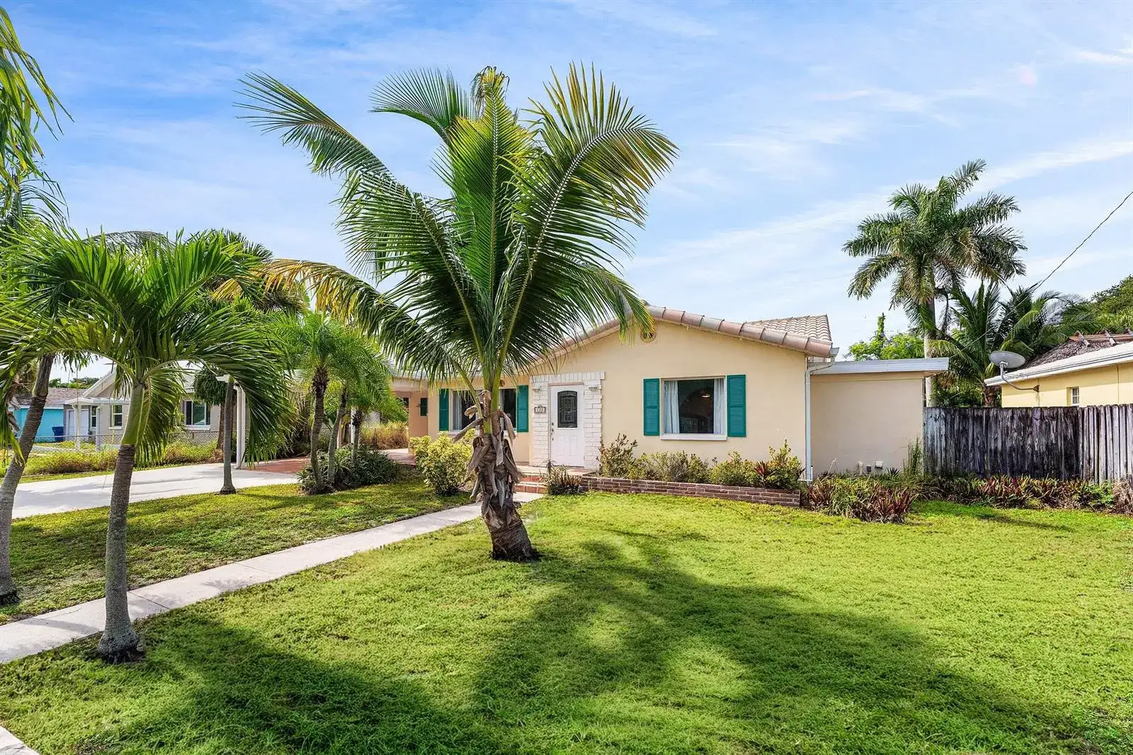 122 Euclid Boulevard, Lantana FL 33462 photo 4